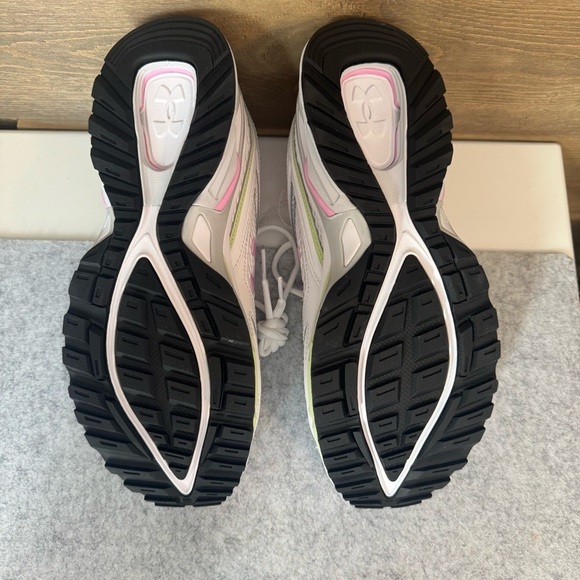 Under Armour Women’s New HOVR Apparition White and Pink Running Shoes - Picture 8 of 8